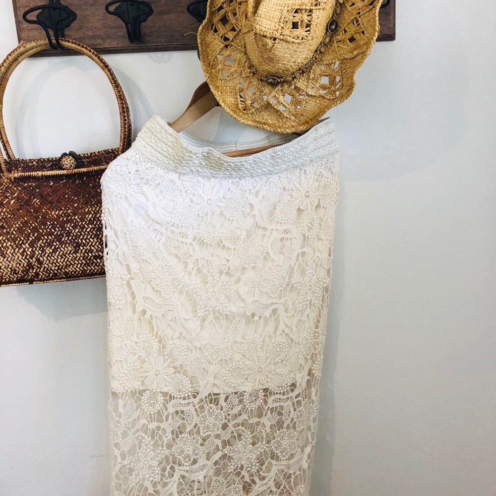 H&M crochet midi-skirt.